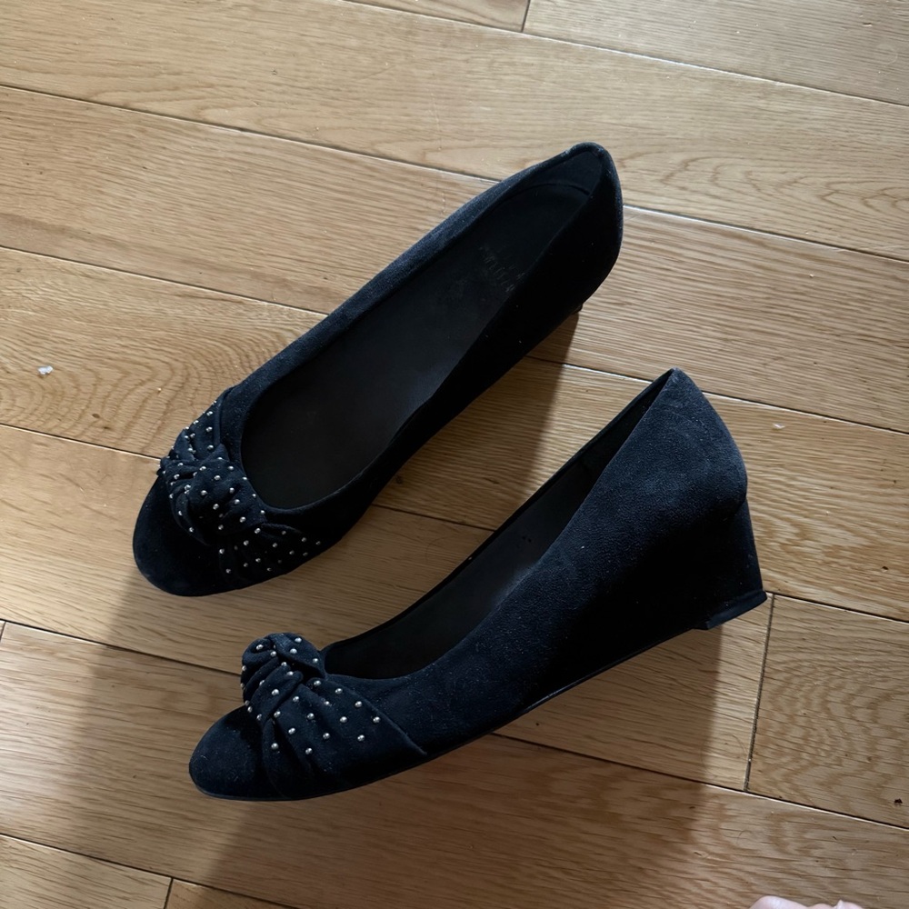 Stuart Weitzman Suede Studded Bow Wedges Black 6